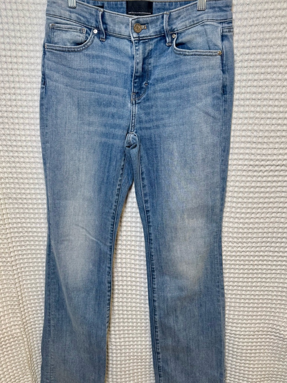 White House Black Market Classic Light Blue Denim Stretch, Size 6.